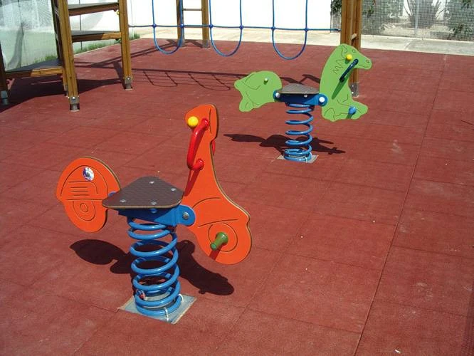 Jeux sur ressorts