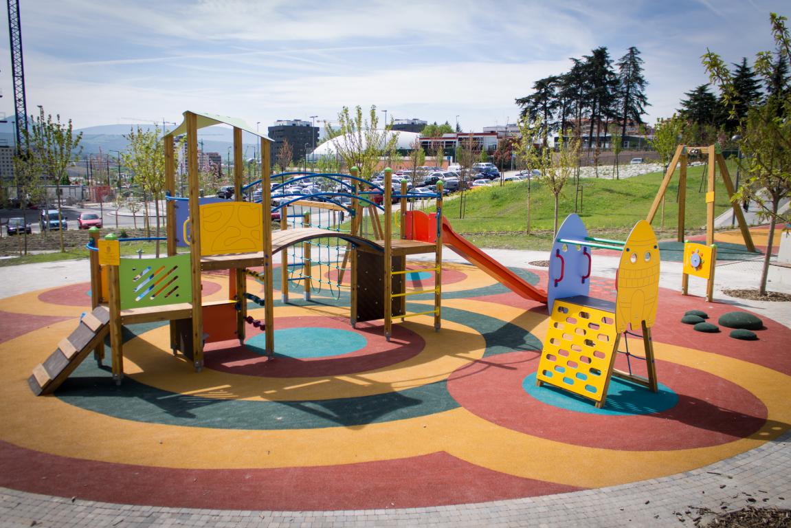 Structure de jeux multifonction pour enfants 3 à 12 ans – Gamme Bois L1000